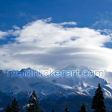 Load image into Gallery viewer, 5&quot;x7&quot; Friendship Forever Card《Lenticular Cloud on Mt.Shasta》