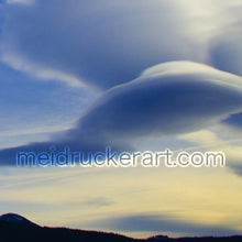Load image into Gallery viewer, 20&quot;x16&quot; Art Matted Print《Lenticular Cloud on the Mt.Shasta》